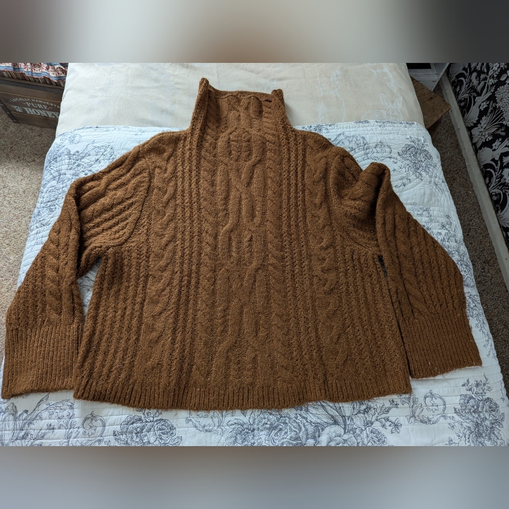 Yummy brand turtle neck chunky sweater medium